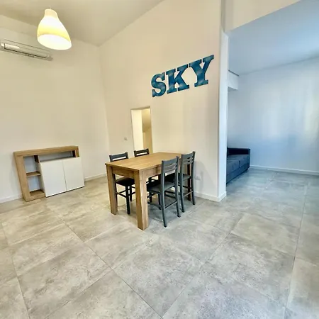 Lux Sky 폴로니카